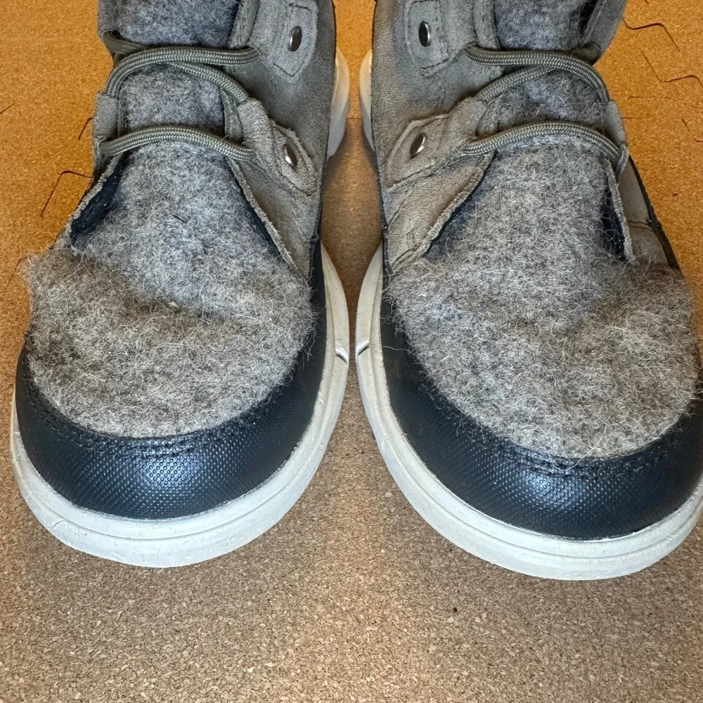 Sorel Kinetic Impact Conquest Boots Womens 8.5 Grey Felt Suede NL4461-365 Winter